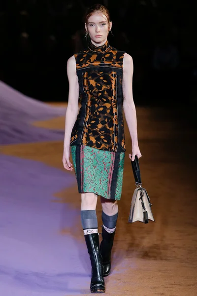 Look 17